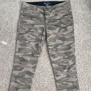 Democracy Ab Solution  Camo Skinny Jeans - Olive & Taupe